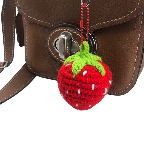 Handmade Crochet Strawberry Keychain 🍓 Cute Bag Charm - Picture 4 of 15